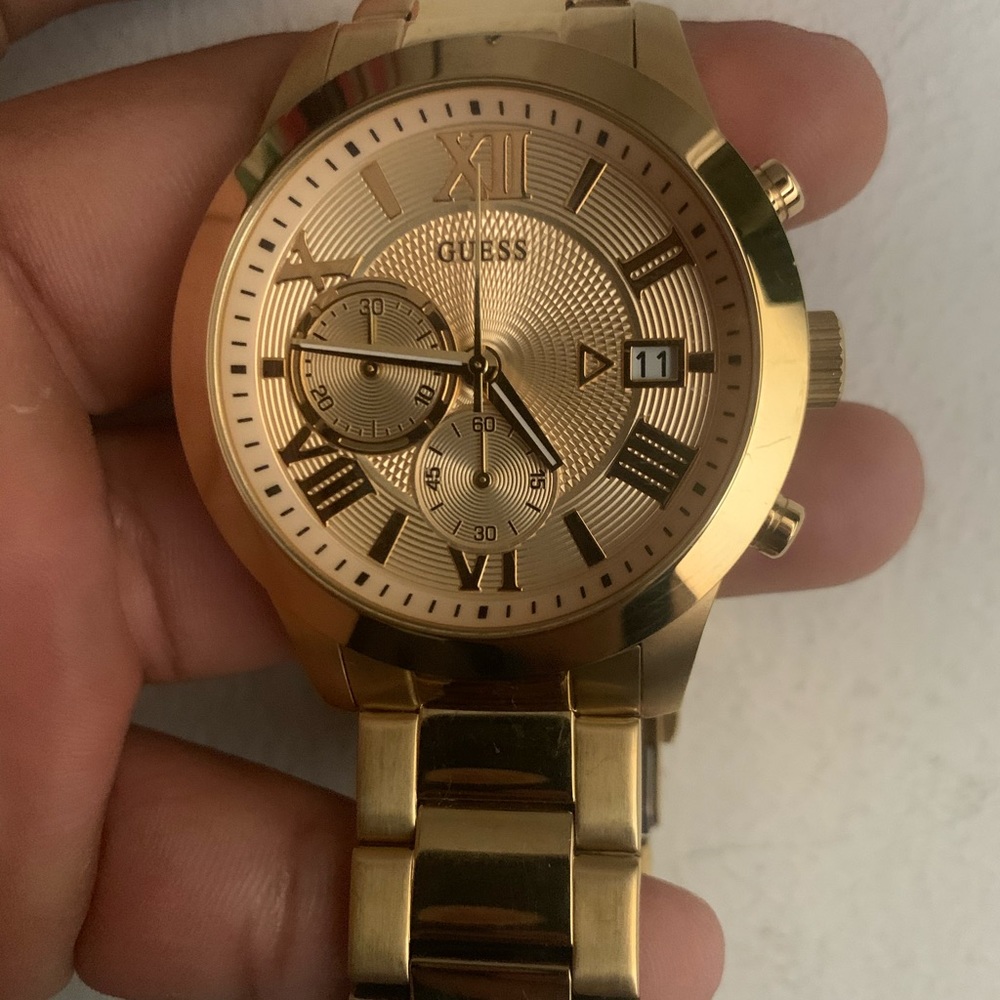 Gold-tone watch (GUESS)